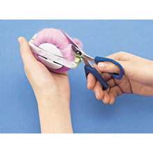 Load image into Gallery viewer, Clover Pom Pom Maker