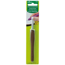 Load image into Gallery viewer, Clover Amour Crochet Hooks 6mm J
