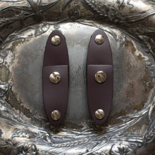 Load image into Gallery viewer, JUL Closures Oval Latch Pair Aubergine
