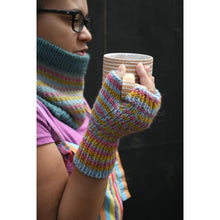 Load image into Gallery viewer, Arfordir Cowl &amp; Mitten Kits
