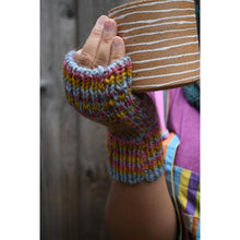 Load image into Gallery viewer, Arfordir Cowl &amp; Mitten Kits
