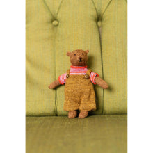 Load image into Gallery viewer, Chez Myrtil: More Seamless Friends to Knit and Love by Cinthia Vallet Pre Order 

