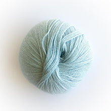 Load image into Gallery viewer, Indiecita Baby Alpaca 4ply 8117 Blue
