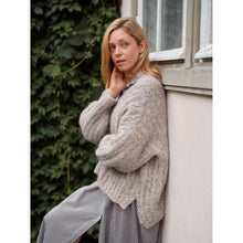 Load image into Gallery viewer, Laine Magazine 29 Damson Pre Order 
