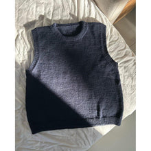 Load image into Gallery viewer, Novice Slipover Man Knitting Pattern by PetiteKnit 
