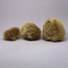 Load image into Gallery viewer, Mokuba faux fur pom pom balls small 45mm - # 43 tan
